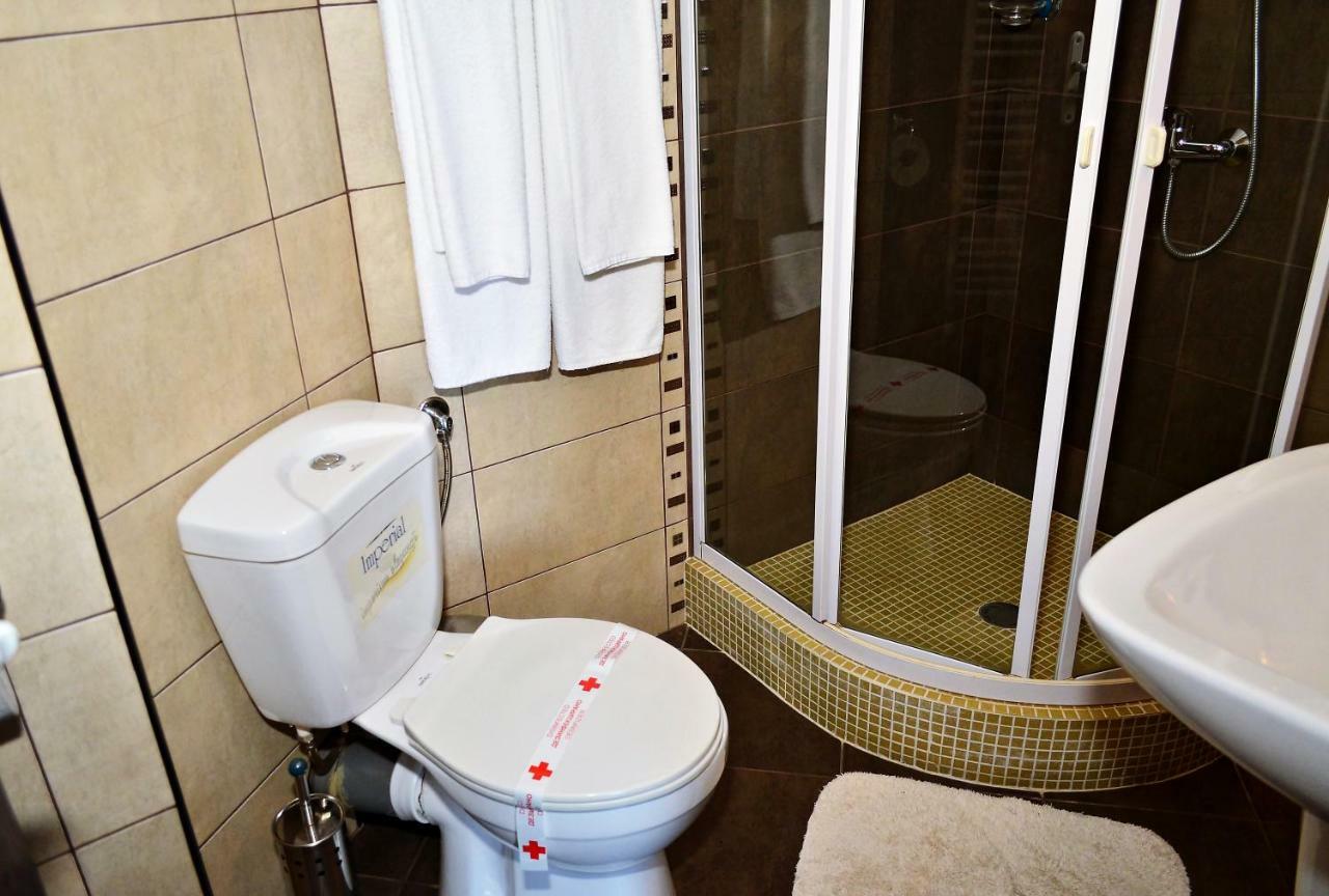 Family Hotel Maraya アルバナシ エクステリア 写真
